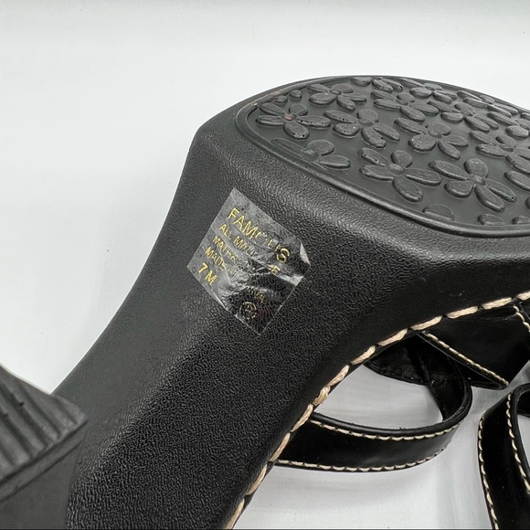 Mudd Y2K Block Heel Chunky Sandals - Picture 8 of 9